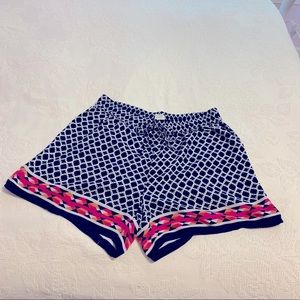Crown & Ivy drawstring shorts Size M